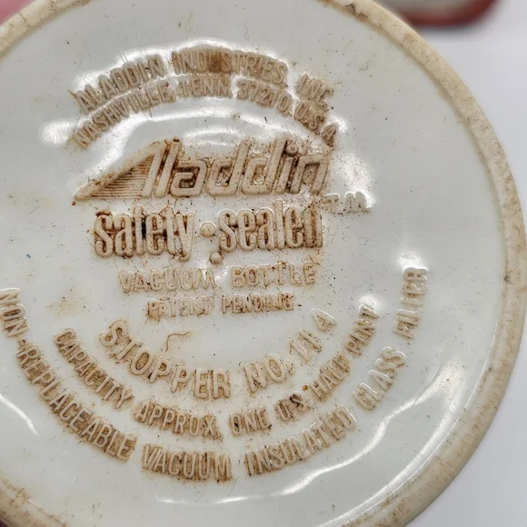 Holly Hobbie Vintage Metal Lunchbox & Thermos Set - Picture 4 of 14